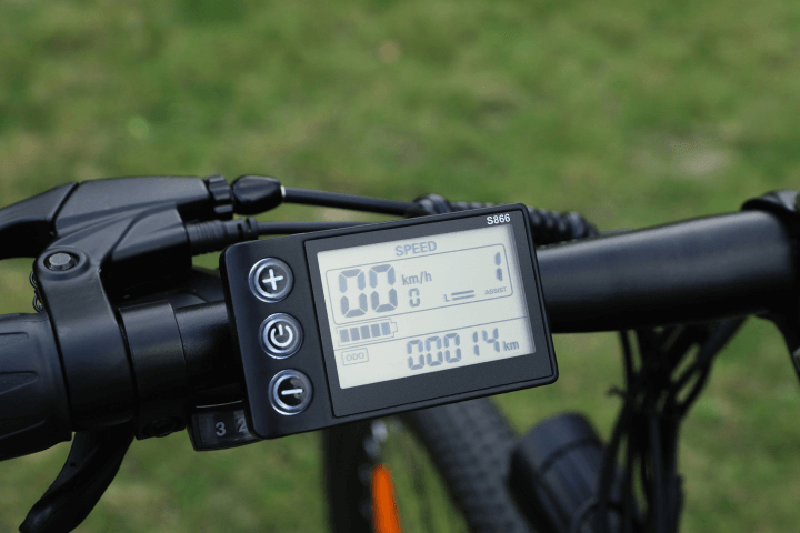 How to Use the Lcd Display of Your M1 Plus